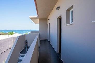 هتل Seaside Living