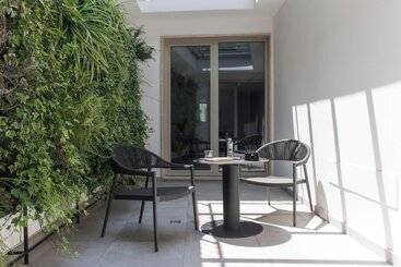 هتل Spazio Gagarin Residence