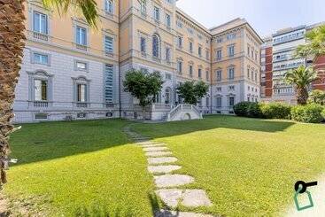 هتل Hotiday Room Collection Livorno Mascagni