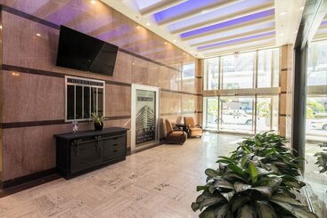 Luxury 4b Condo Newly Renovated Steps To French Quarter
