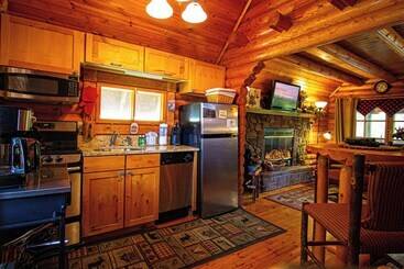 Moose Lodge With Hot Tub