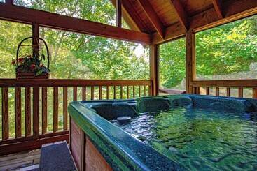 Moose Lodge With Hot Tub