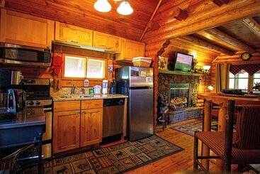 Moose Lodge With Hot Tub