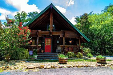 Moose Lodge With Hot Tub