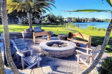 Orlando Lakefront Tiny House Community