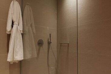 Ostrako Beachside Suites