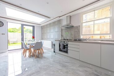 پانسیون Hackney Suites   En Suite Rooms & Amenities