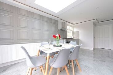 پانسیون Hackney Suites   En Suite Rooms & Amenities