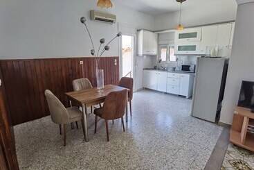 اقامتگاه Freeman Greenlees Hellenic Garden House