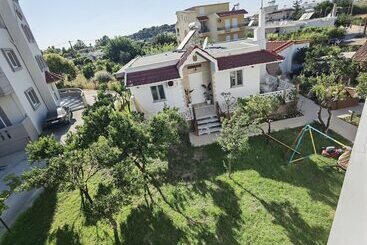 اقامتگاه Freeman Greenlees Hellenic Garden House