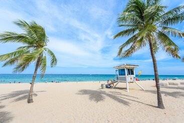 اقامتگاه Happy Escape, 15 Min To Beach, Massage Shower Jets, Bar, And Bbq