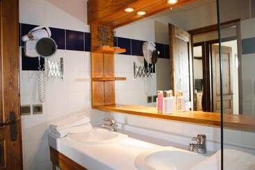 اقامتگاه Résidence Alpina Lodge By Valdiski
