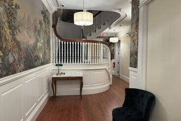 住宿加早餐  Charlesgate Suites