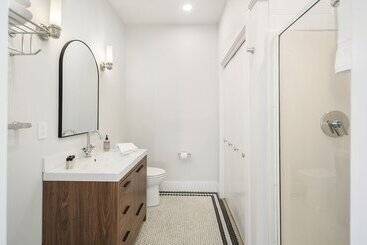 住宿加早餐  Charlesgate Suites
