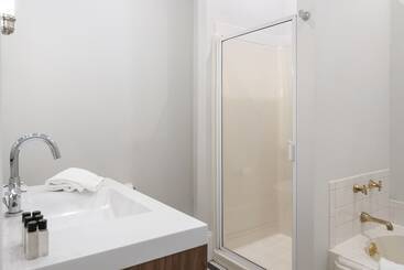 住宿加早餐  Charlesgate Suites