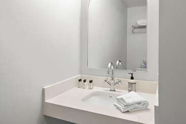 住宿加早餐  Charlesgate Suites