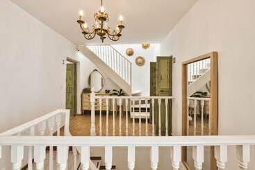 تختخواب و صبحانه Encanto Guesthouse