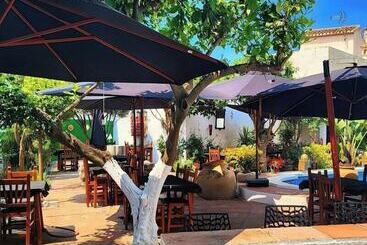 تختخواب و صبحانه Encanto Guesthouse