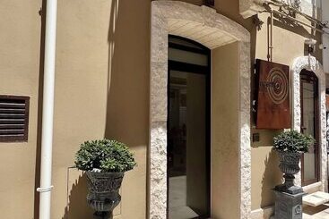تختخواب و صبحانه Incentro Domus