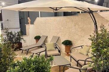 تختخواب و صبحانه Incentro Domus
