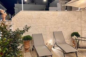 تختخواب و صبحانه Incentro Domus