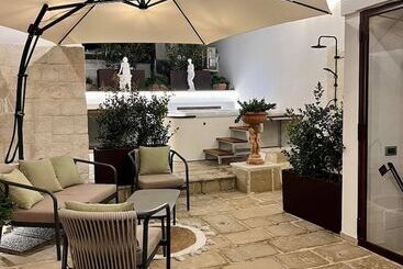 تختخواب و صبحانه Incentro Domus