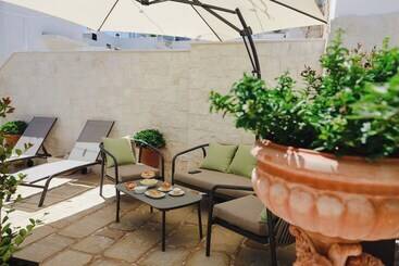تختخواب و صبحانه Incentro Domus