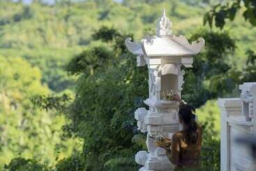 Deep Roots Dive & Yoga Resort