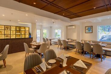 هتل Artistry Suites