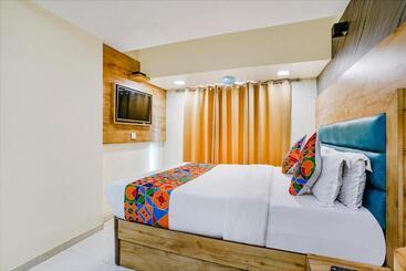 هتل Fabexpress Amber Corp Inn   Nr Nesco Exhibition Center