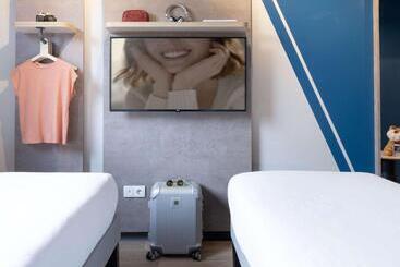 هتل Ibis Budget Valencia Centro Puerto