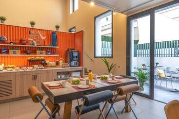 هتل Ibis Budget Valencia Centro Puerto