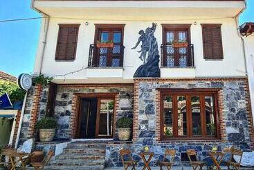In Ephesus Hotel And Art Galery