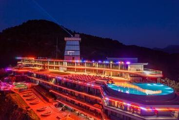 هتل Litz Resort