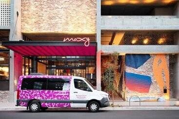 هتل Moxy Sydney Airport