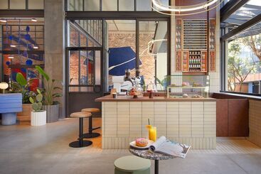 هتل Moxy Sydney Airport
