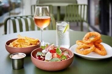 هتل Moxy Sydney Airport
