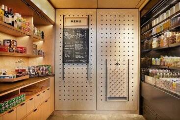 هتل Moxy Sydney Airport