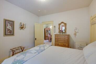 Large Family Home W/ View, 1 Mi To Red Lodge Ski!