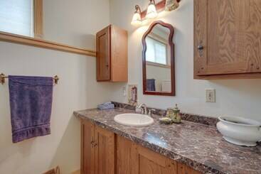 Large Family Home W/ View, 1 Mi To Red Lodge Ski!