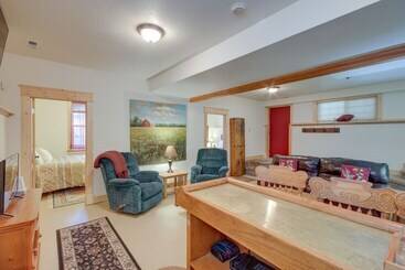 Large Family Home W/ View, 1 Mi To Red Lodge Ski!