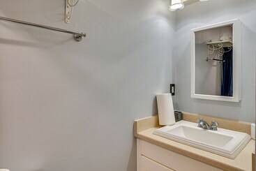Louisville Home W/ Fenced Yard: 10 Mi To Downtown!