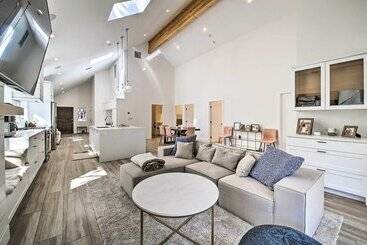Half Mi To Big Bear Lake: Modern Home W/ Deck