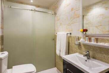 Myrtle Hotel Al Shohadaa