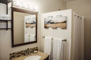 O2 Suites Houma