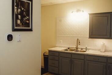 O2 Suites Houma