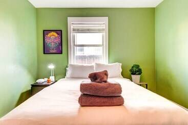 Pet Friendly Denver Home: Walk To Restaurants