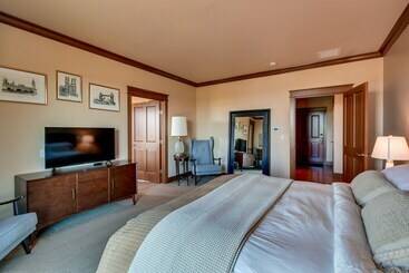 Port Angeles Home: 7 Mi To Olympic Natl Park!