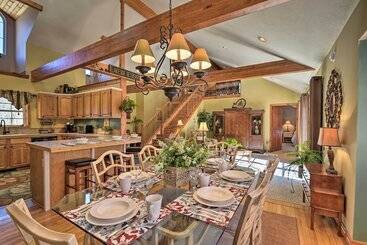 بيت ريفى Private Family Home W/ Deck, Porch + Forest Views!