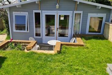 Remarkable 1 Bed Cabin In Hythe